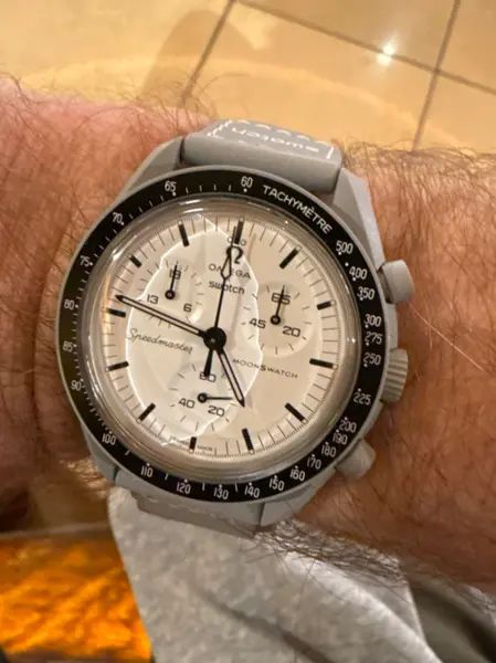 Swatch Moonswatch 1965 ref. SO33M106 wrist photo by Andrew A.